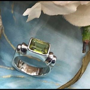 Silpada Sterling Silver Square Peridot Ring size 6